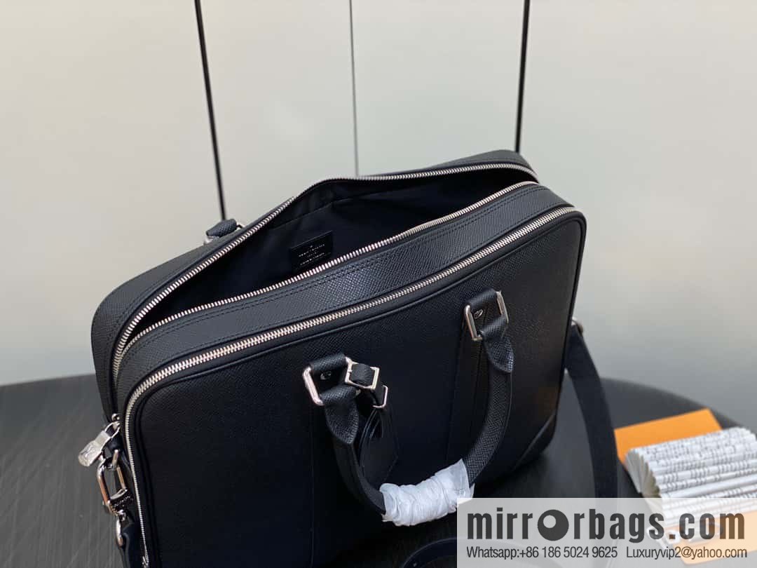 [Boutique‑grade] M30967 black full leather cross pattern briefcase series, this Voyage large briefcase