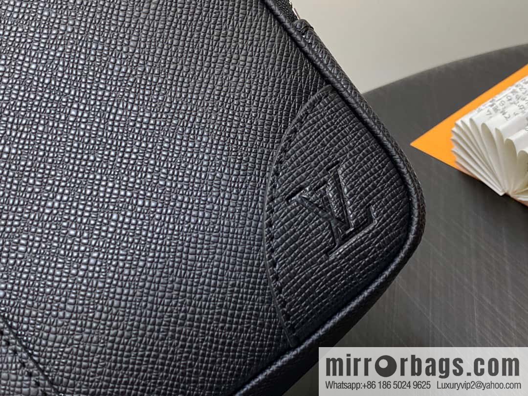 [Boutique‑grade] M30967 black full leather cross pattern briefcase series, this Voyage large briefcase
