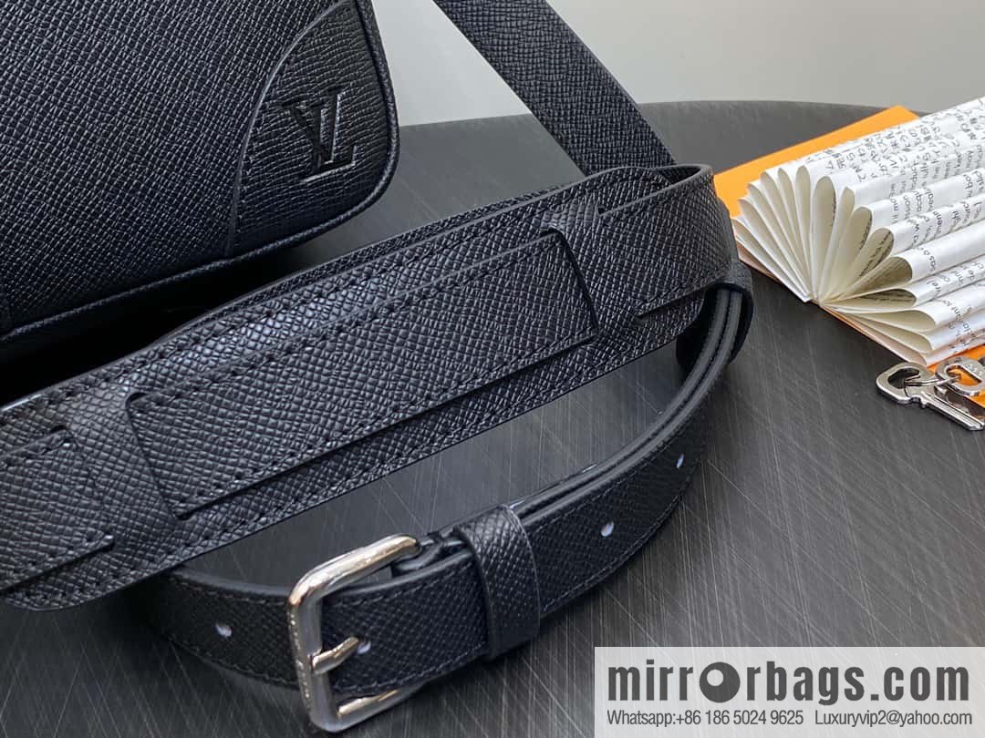 [Boutique‑grade] M30967 black full leather cross pattern briefcase series, this Voyage large briefcase