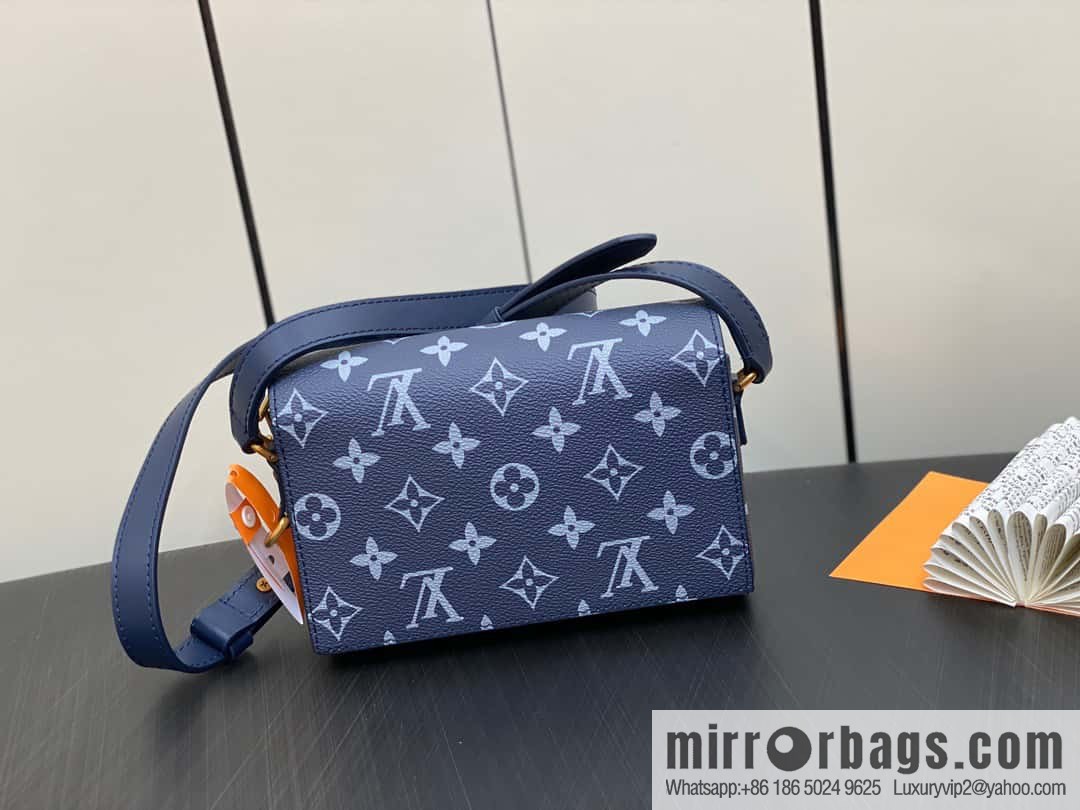 [Boutique‑grade] M82900 blue flame, men's bag messenger bag series, new Steamer series messenger bag