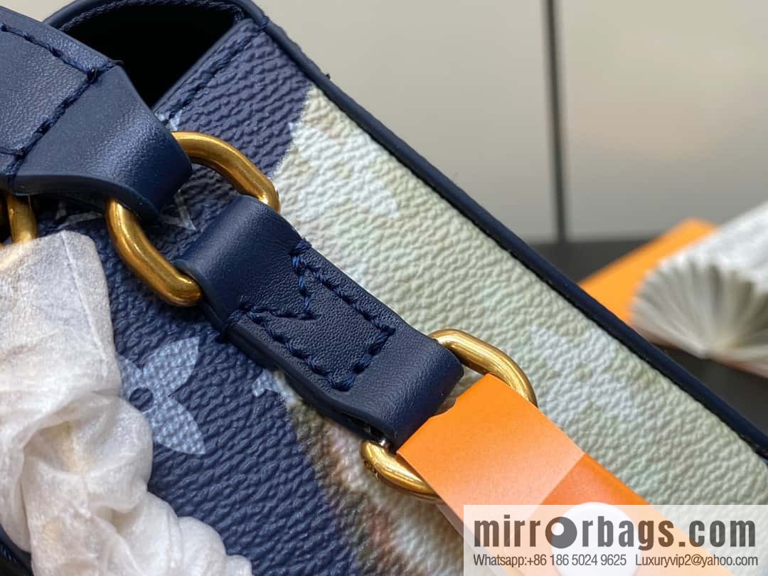[Boutique‑grade] M82900 blue flame, men's bag messenger bag series, new Steamer series messenger bag
