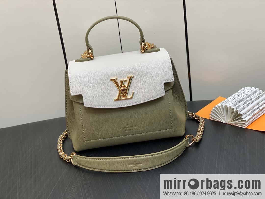 [Boutique‑grade] M21088 green, full leather chain bag series, this Lockme Ever mini handbag.