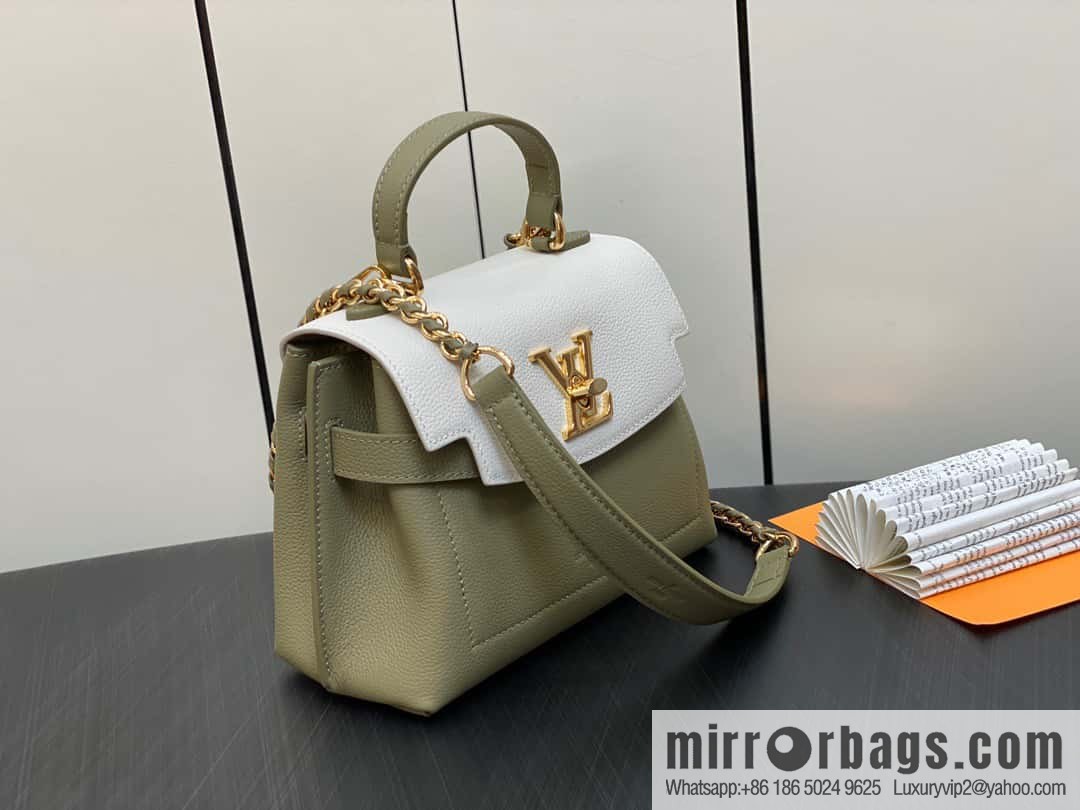 [Boutique‑grade] M21088 green, full leather chain bag series, this Lockme Ever mini handbag.