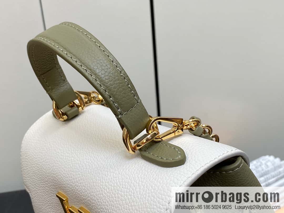 [Boutique‑grade] M21088 green, full leather chain bag series, this Lockme Ever mini handbag.
