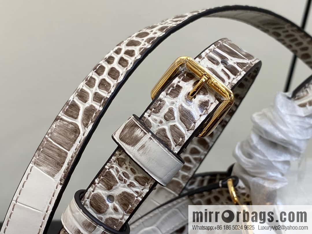 [Boutique‑grade] M48865 Himalayan, crocodile pattern full leather cap that English series Capucines BB handbag