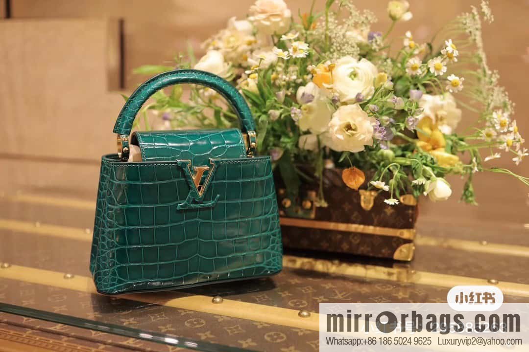 [Boutique‑grade] M48865 green, crocodile pattern full leather cap that English series Capucines BB handbag