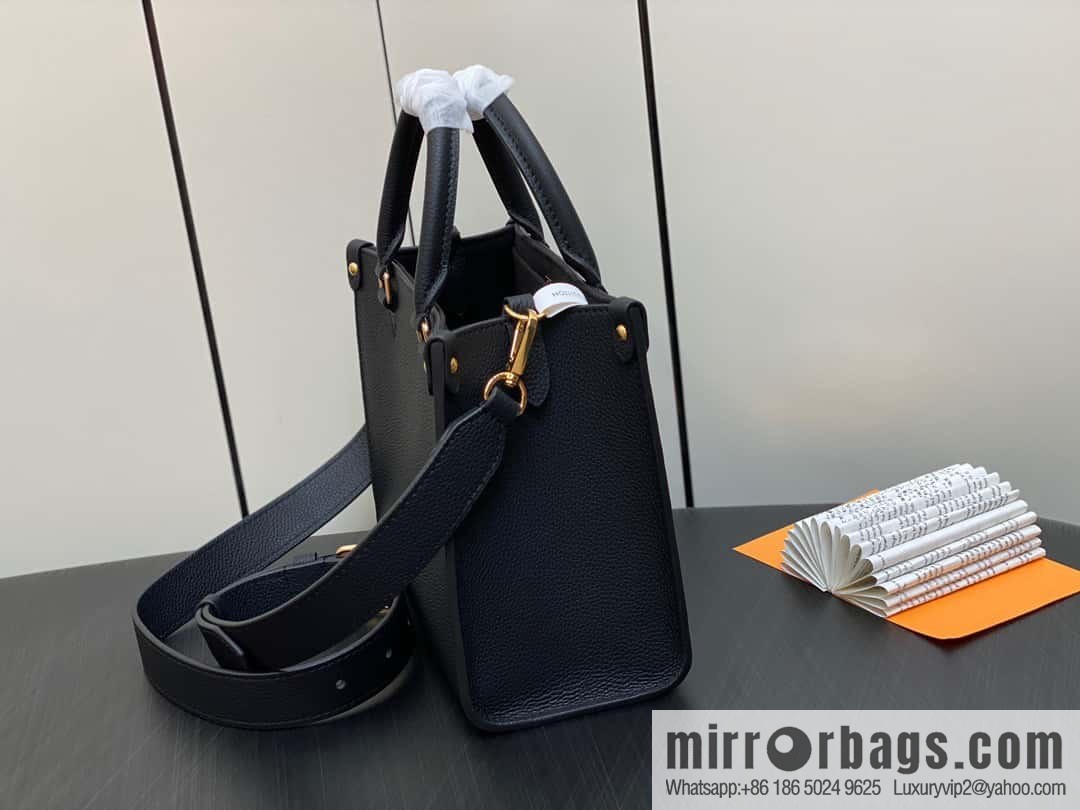 [Boutique‑grade] M22311 black full leather square bag series Lock & Go handbag M23637