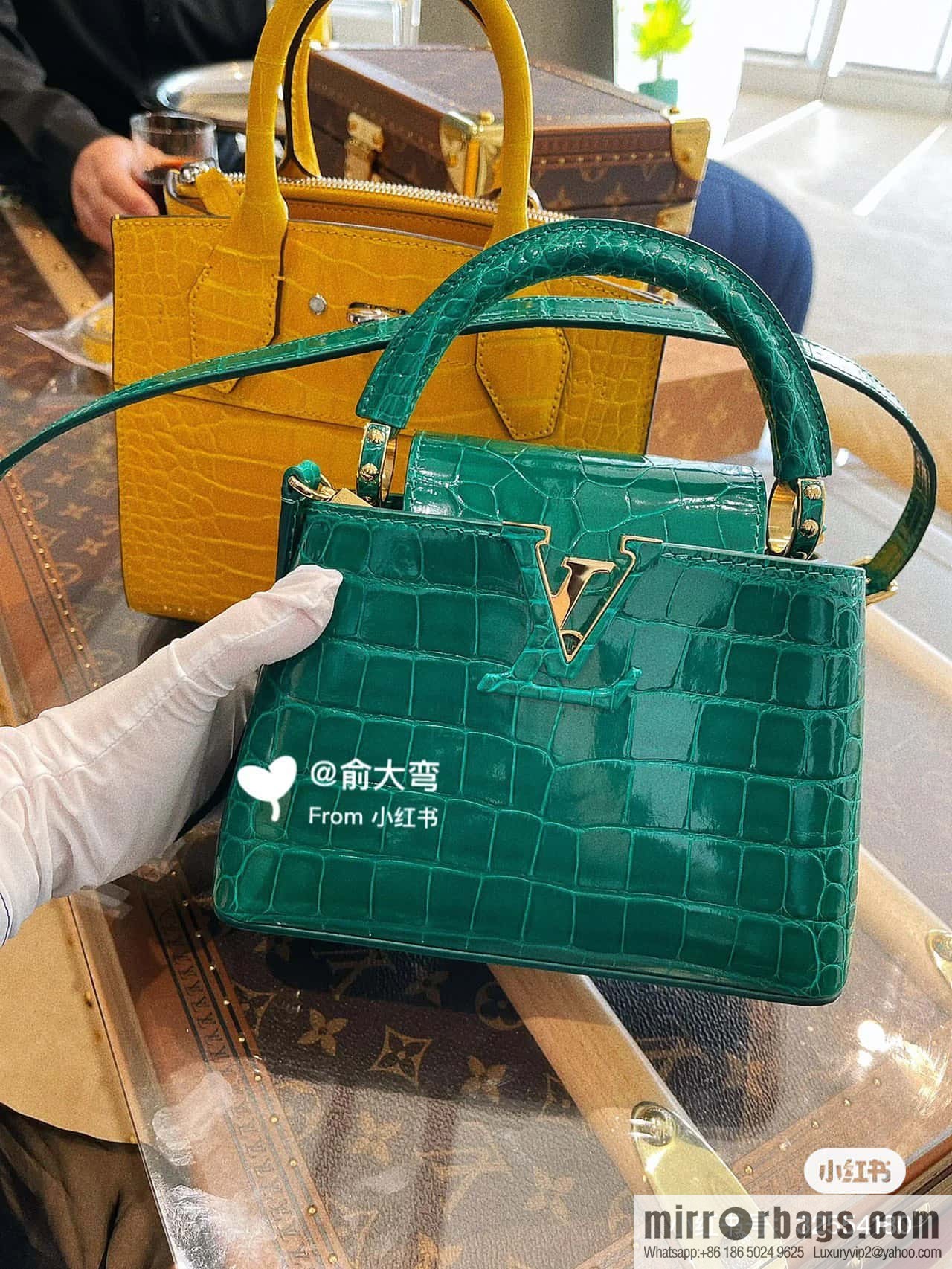 [Boutique‑grade] M48865 green, crocodile pattern full leather cap that English series Capucines mini handbag
