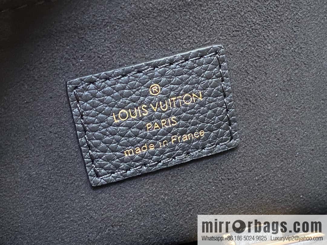 [Boutique‑grade] M22311 black full leather square bag series Lock & Go handbag M23637