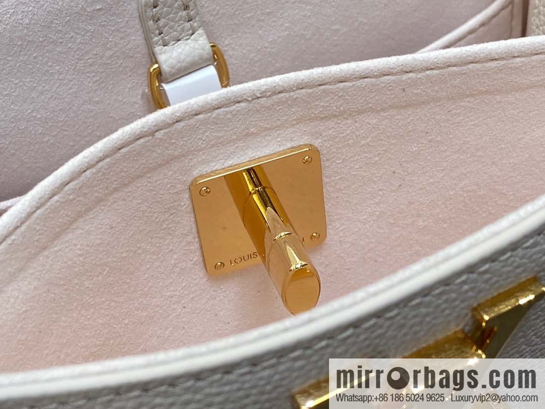 [Boutique‑grade] M23637 white, full leather square bag series Lock & Go handbag M22311