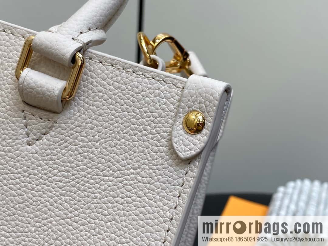 [Boutique‑grade] M23637 white, full leather square bag series Lock & Go handbag M22311
