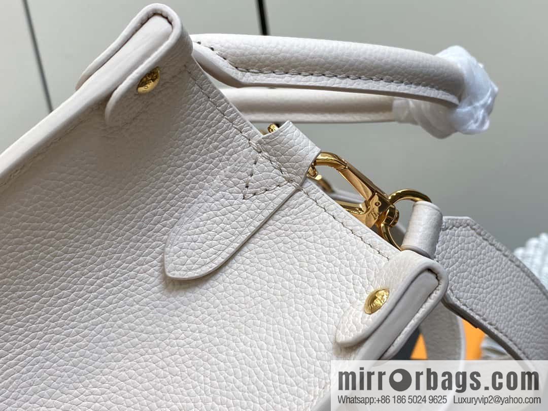 [Boutique‑grade] M23637 white, full leather square bag series Lock & Go handbag M22311