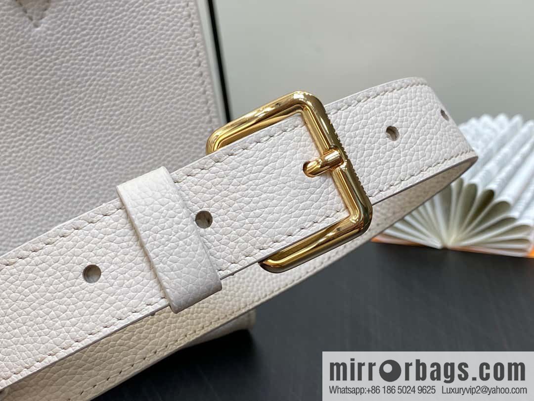[Boutique‑grade] M23637 white, full leather square bag series Lock & Go handbag M22311