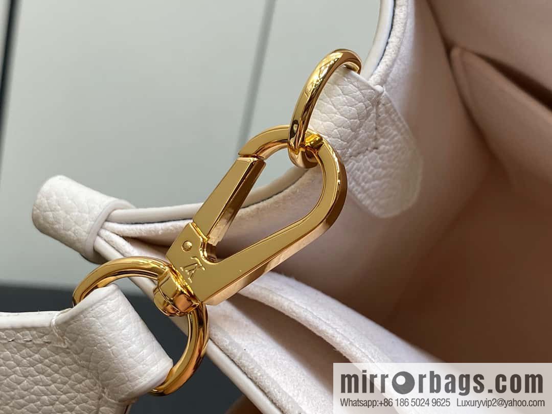 [Boutique‑grade] M23637 white, full leather square bag series Lock & Go handbag M22311