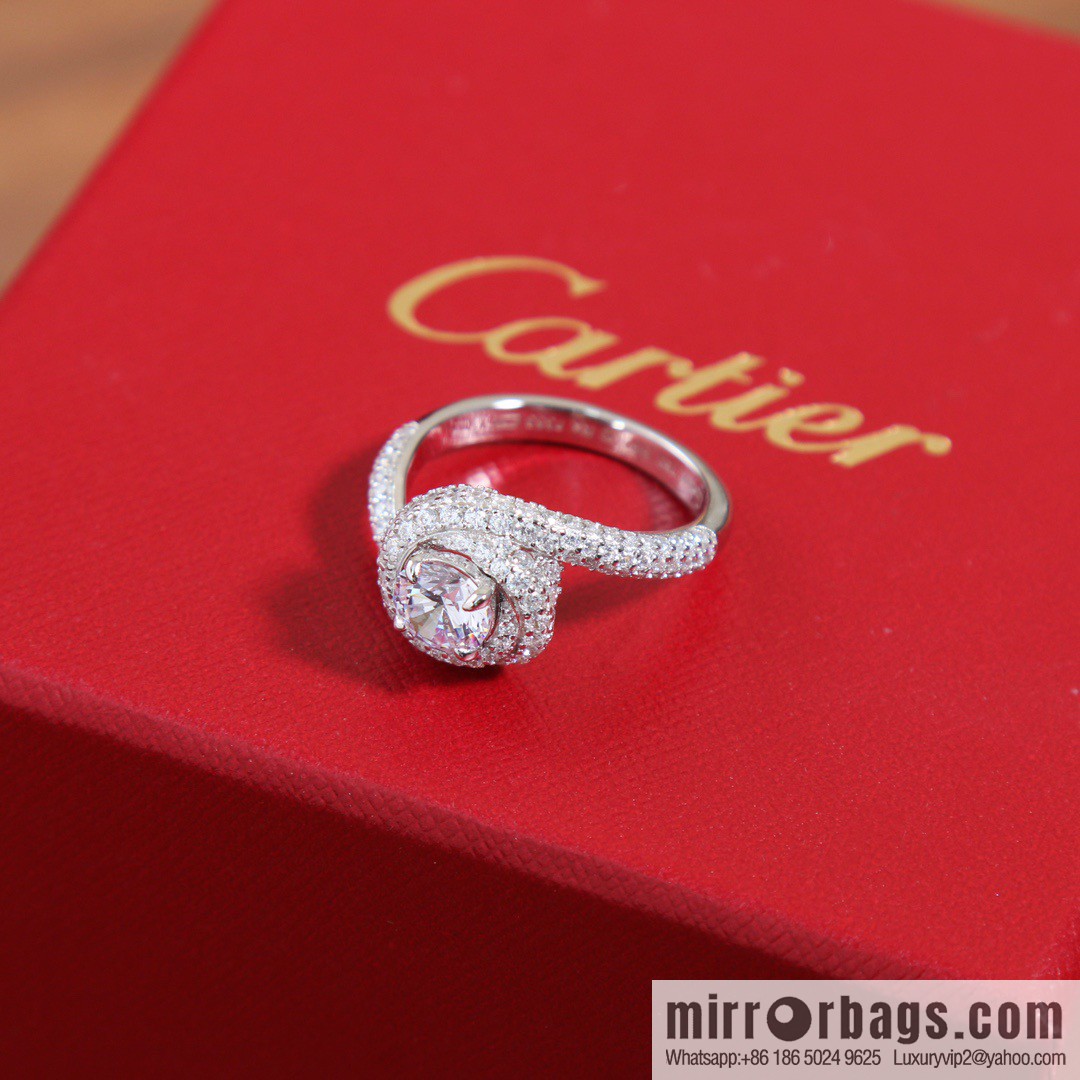 ☀️Cartier single diamond twist ring ☀️