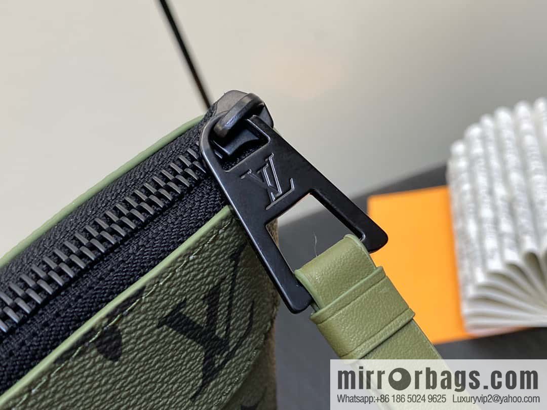 [Boutique‑grade] M82008 green flower clutch bag series Pochette Voyage Souple clutch bag Keepall Bandoulière 25 handbag