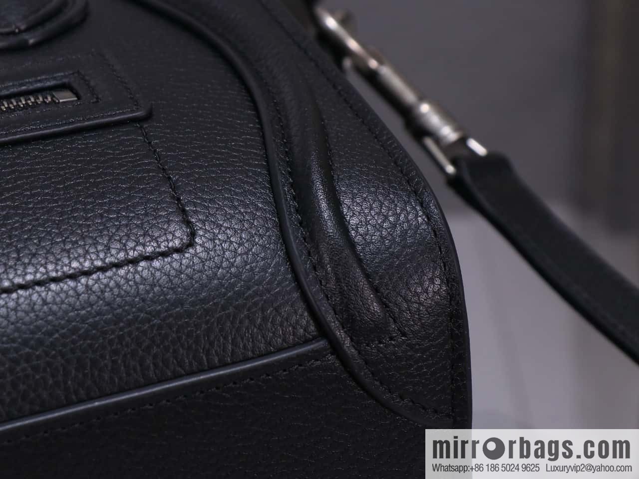 [Premium quality, all-steel hardware] Celine nano Luggage smiley face bag, model 168243