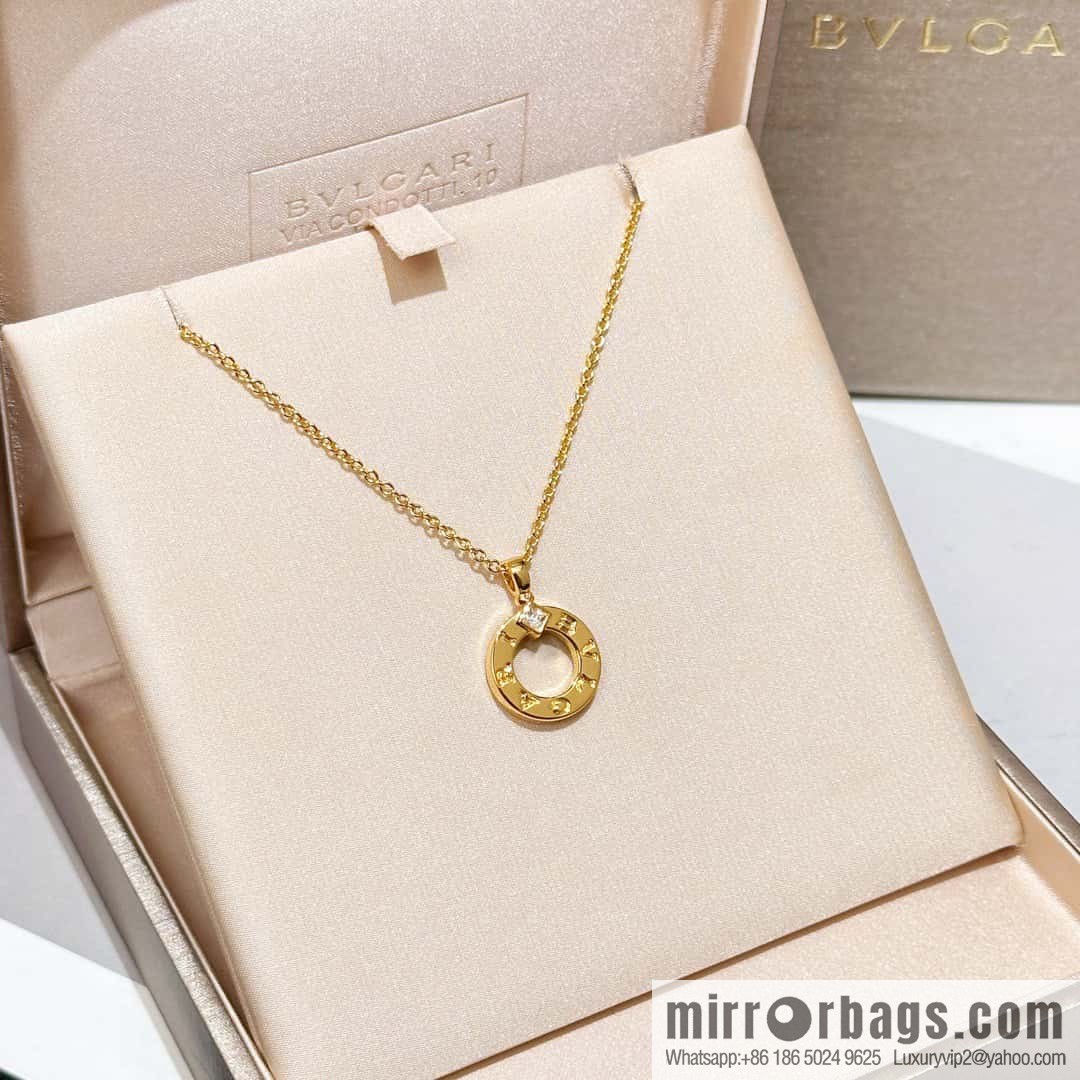 ☀BVLGARI White Diamond Round Cake Necklace  ☀️