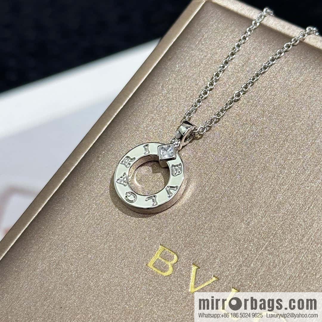 ☀BVLGARI White Diamond Round Cake Necklace  ☀️