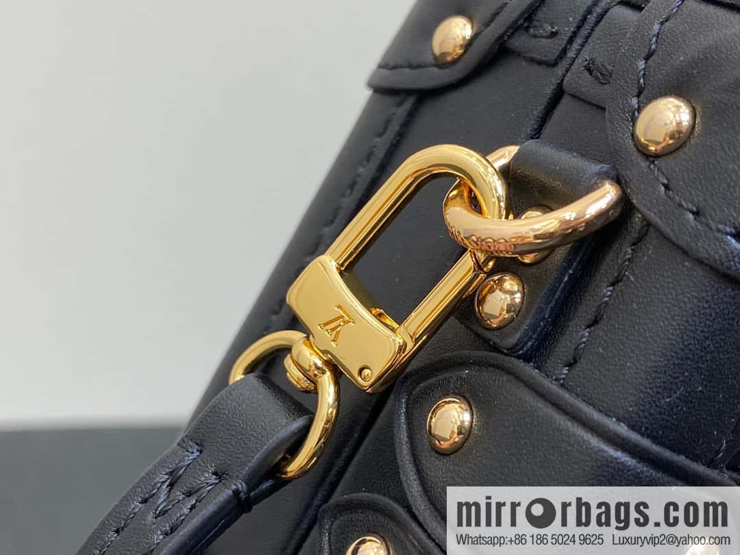 [Boutique‑grade] M23815 black diamond, box bag, box series Petite Malle box handbag