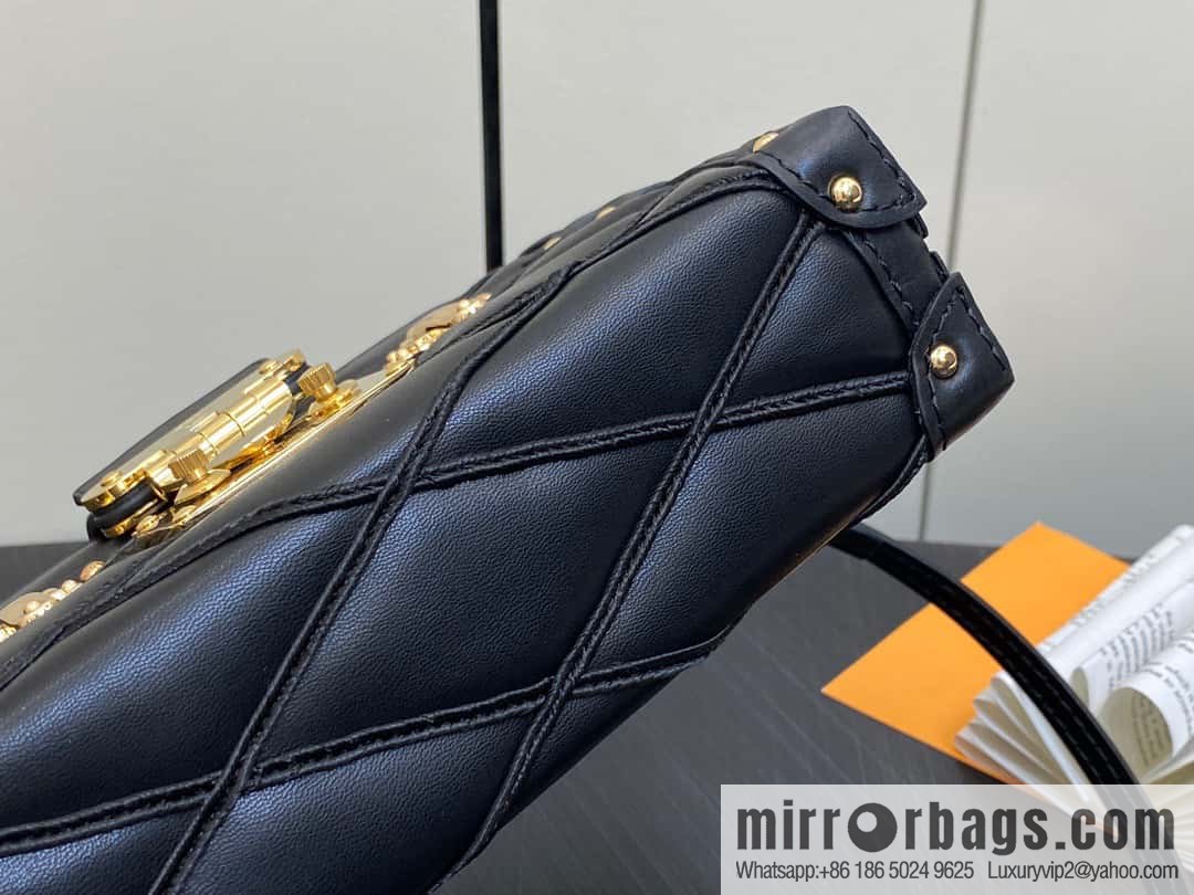 [Boutique‑grade] M23815 black diamond, box bag, box series Petite Malle box handbag