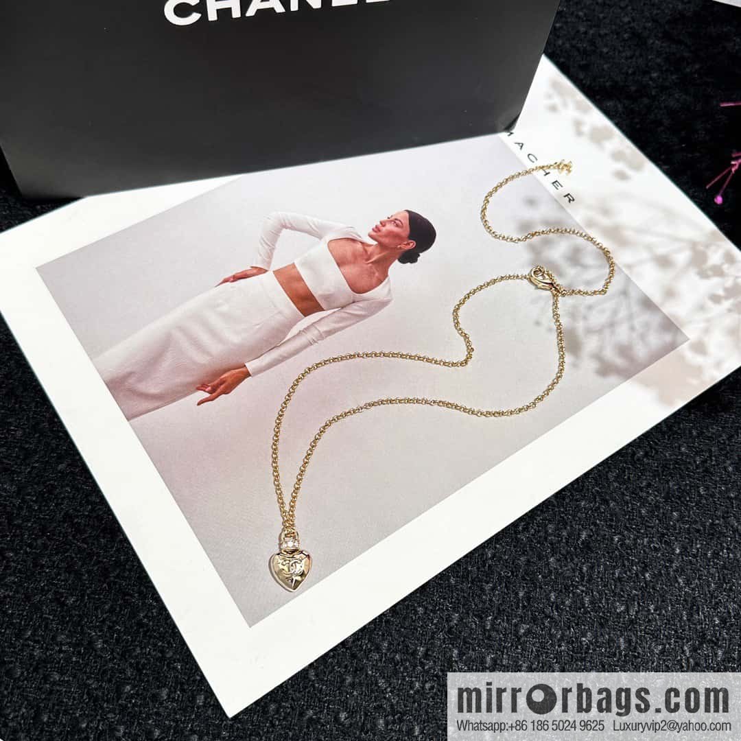 ❗️New ❗️ Chanel necklace ☀️ new ☑️ Chanel peach heart ❤️ love double c necklace ☀️