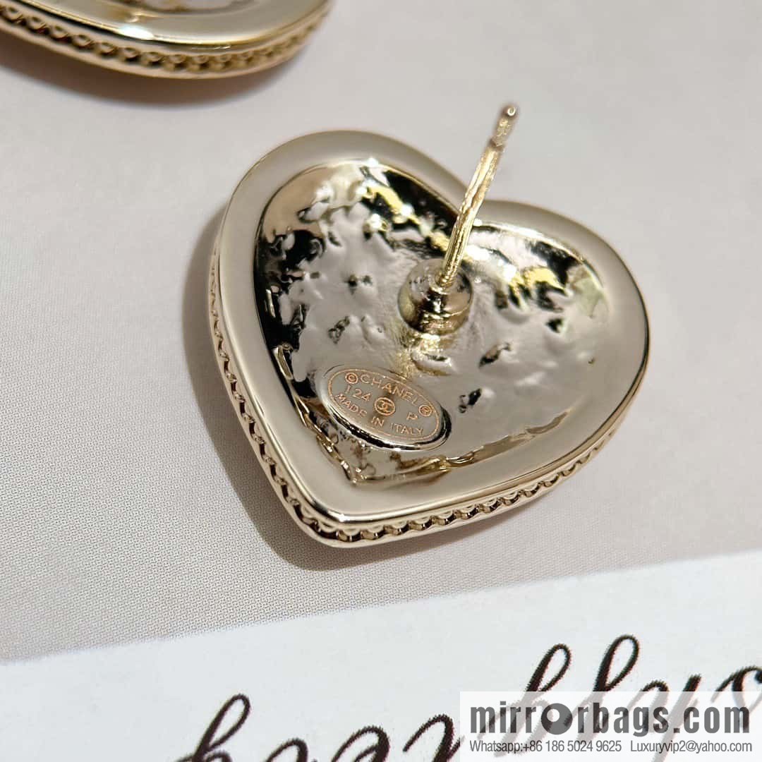 ❗️New ❗️ Chanel stud earrings ☀️ new ☑️ Chanel c1 peach heart ❤️ love double c stud earrings ☀️
