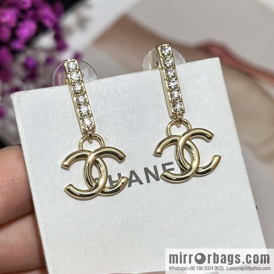 ❗️New ❗️☀️ new ☑️ Chanel double c vertical rhinestone stud earrings ☀️