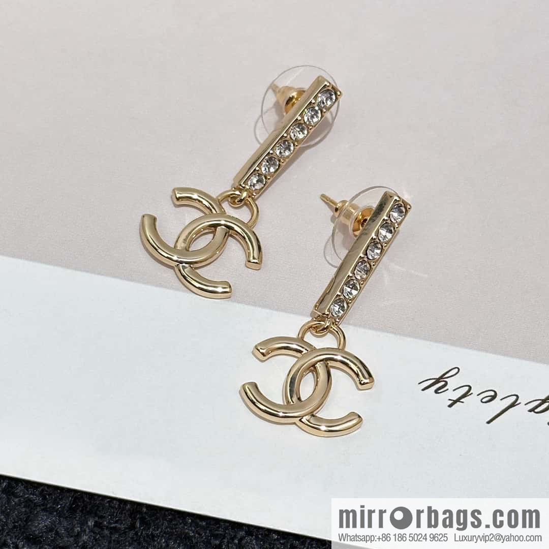 ❗️New ❗️☀️ new ☑️ Chanel double c vertical rhinestone stud earrings ☀️
