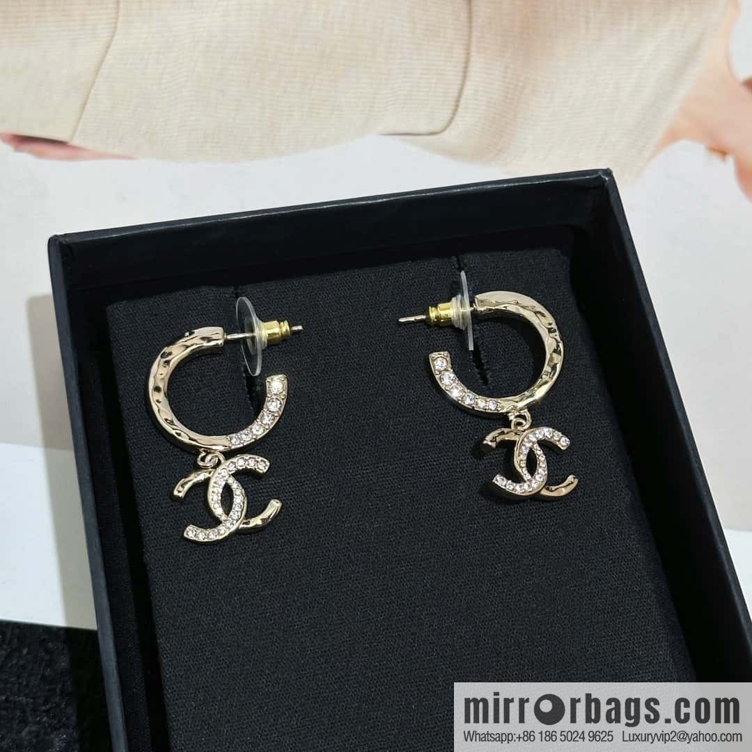 ❗️New ❗️☀️ new ☑️ chanel c2 double c half diamond stud earrings ☀️