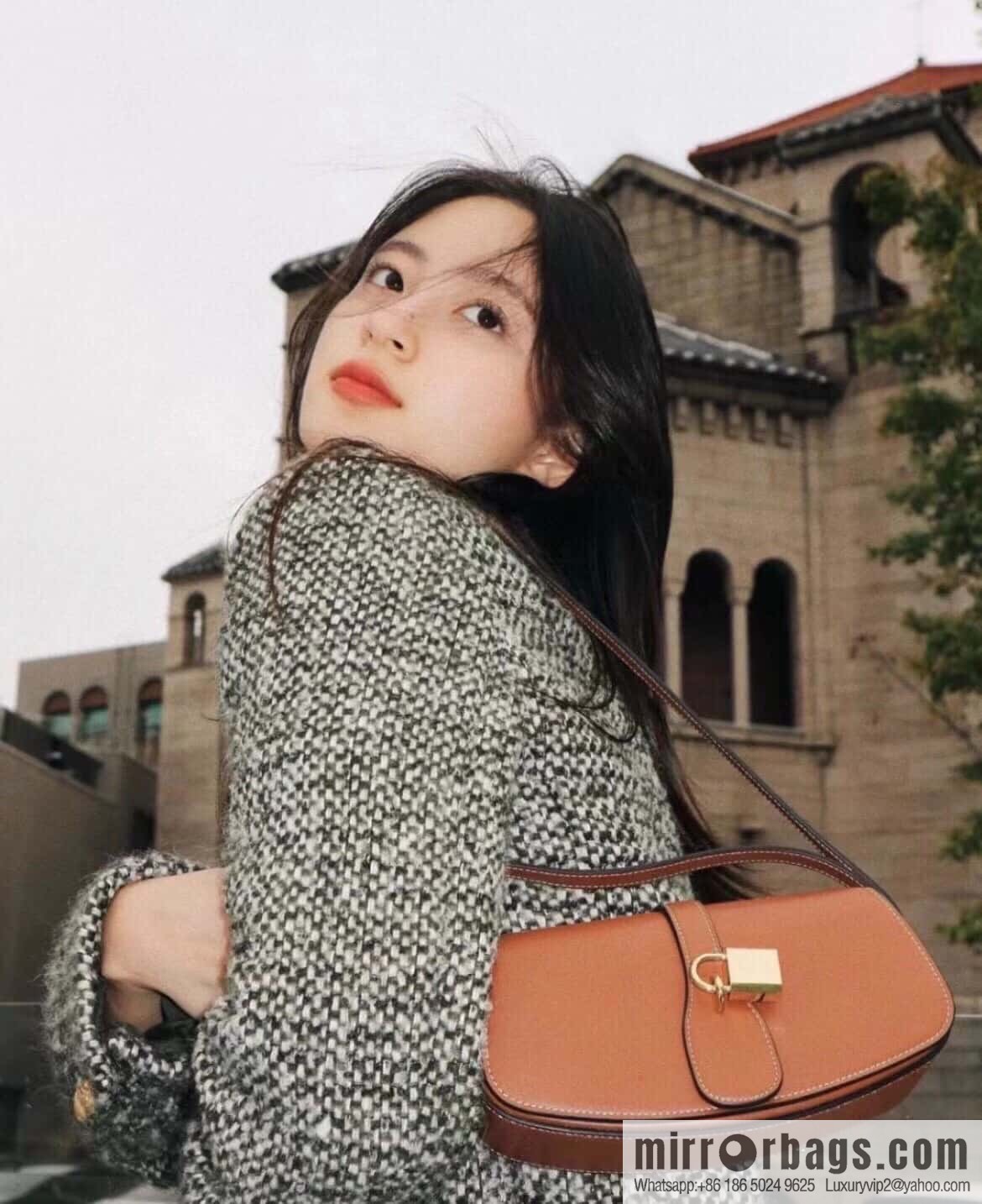 [Premium quality, all-steel hardware 】 𝗖𝗘𝗟𝗜𝗡𝗘 | 𝗧𝗔𝗕𝗢𝗨 𝗖𝗟𝗨𝗧𝗖𝗛 𝗕𝗮𝗴 padlock full leather bag, model: 101593/full leather model