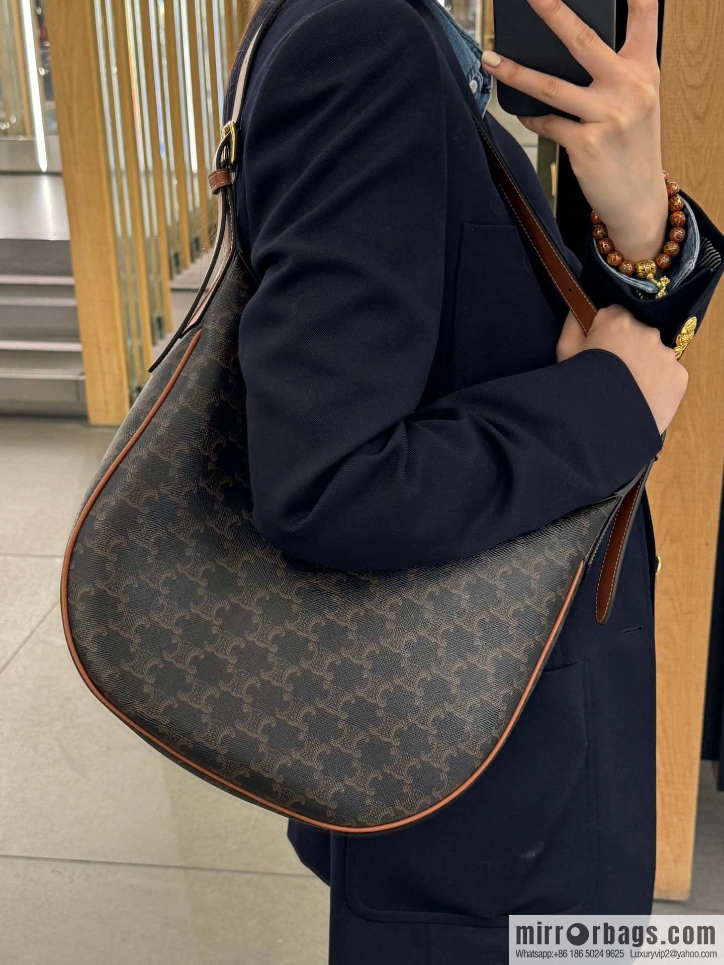 [Premium quality, all-steel hardware] CELINE HELOISE handbag, new, calfskin HÉLOSE armpit bag, ID: 114713