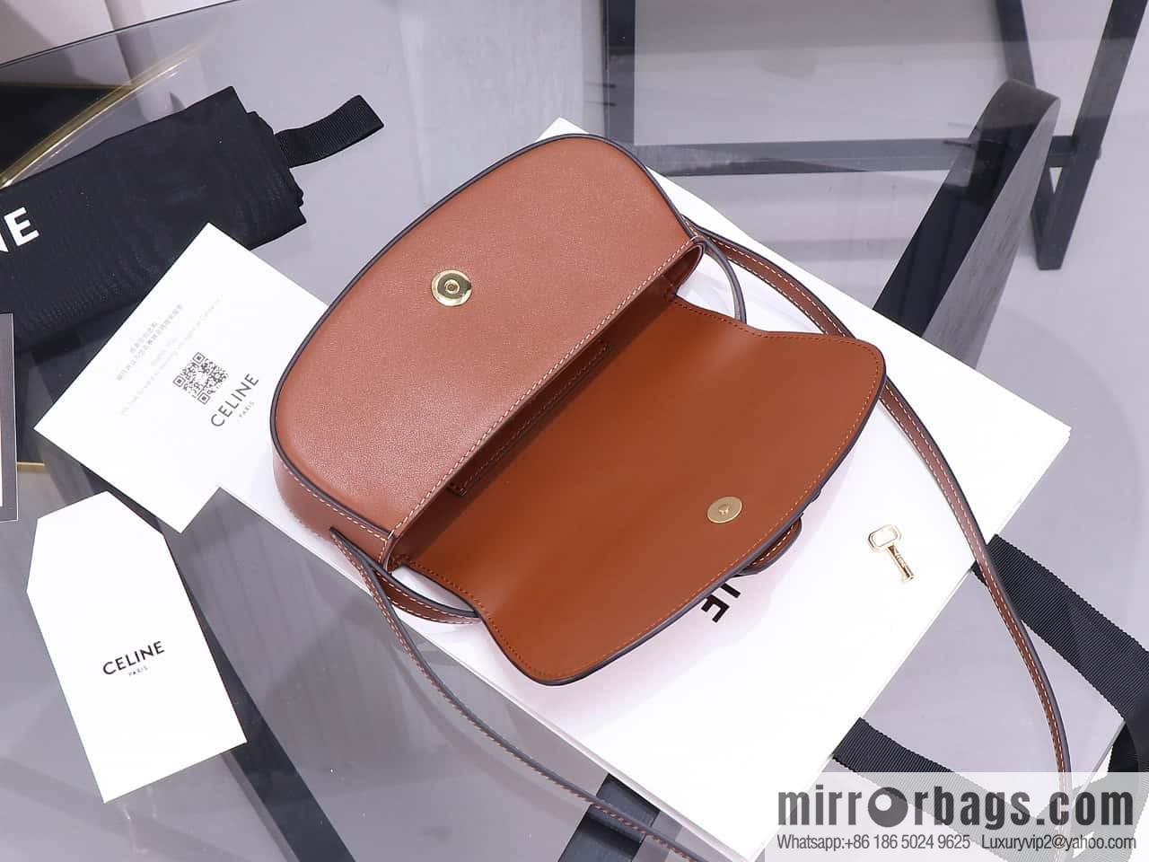 [Premium quality, all-steel hardware 】 𝗖𝗘𝗟𝗜𝗡𝗘 | 𝗧𝗔𝗕𝗢𝗨 𝗖𝗟𝗨𝗧𝗖𝗛 𝗕𝗮𝗴 padlock full leather bag, model: 101593/full leather model