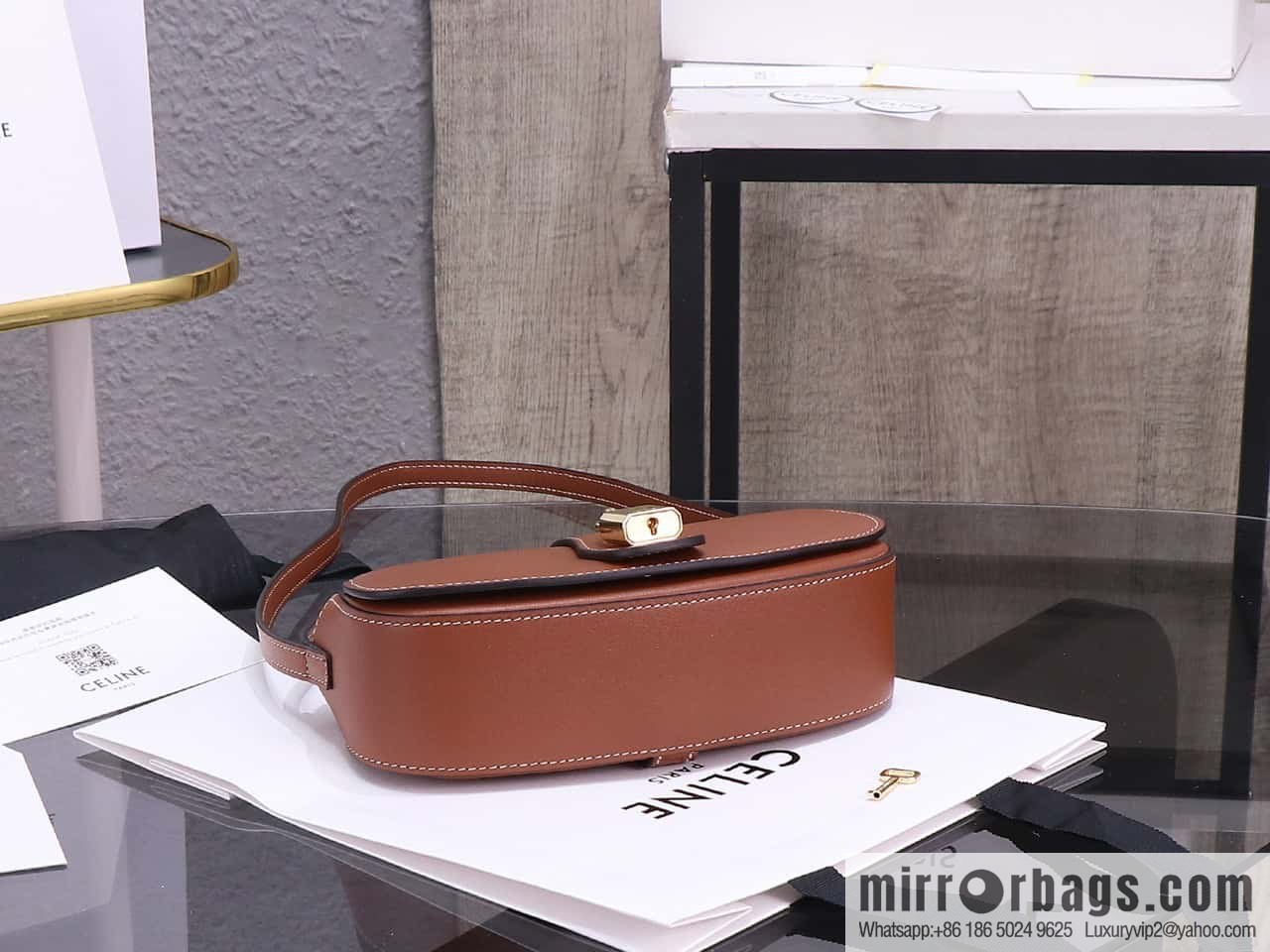 [Premium quality, all-steel hardware 】 𝗖𝗘𝗟𝗜𝗡𝗘 | 𝗧𝗔𝗕𝗢𝗨 𝗖𝗟𝗨𝗧𝗖𝗛 𝗕𝗮𝗴 padlock full leather bag, model: 101593/full leather model