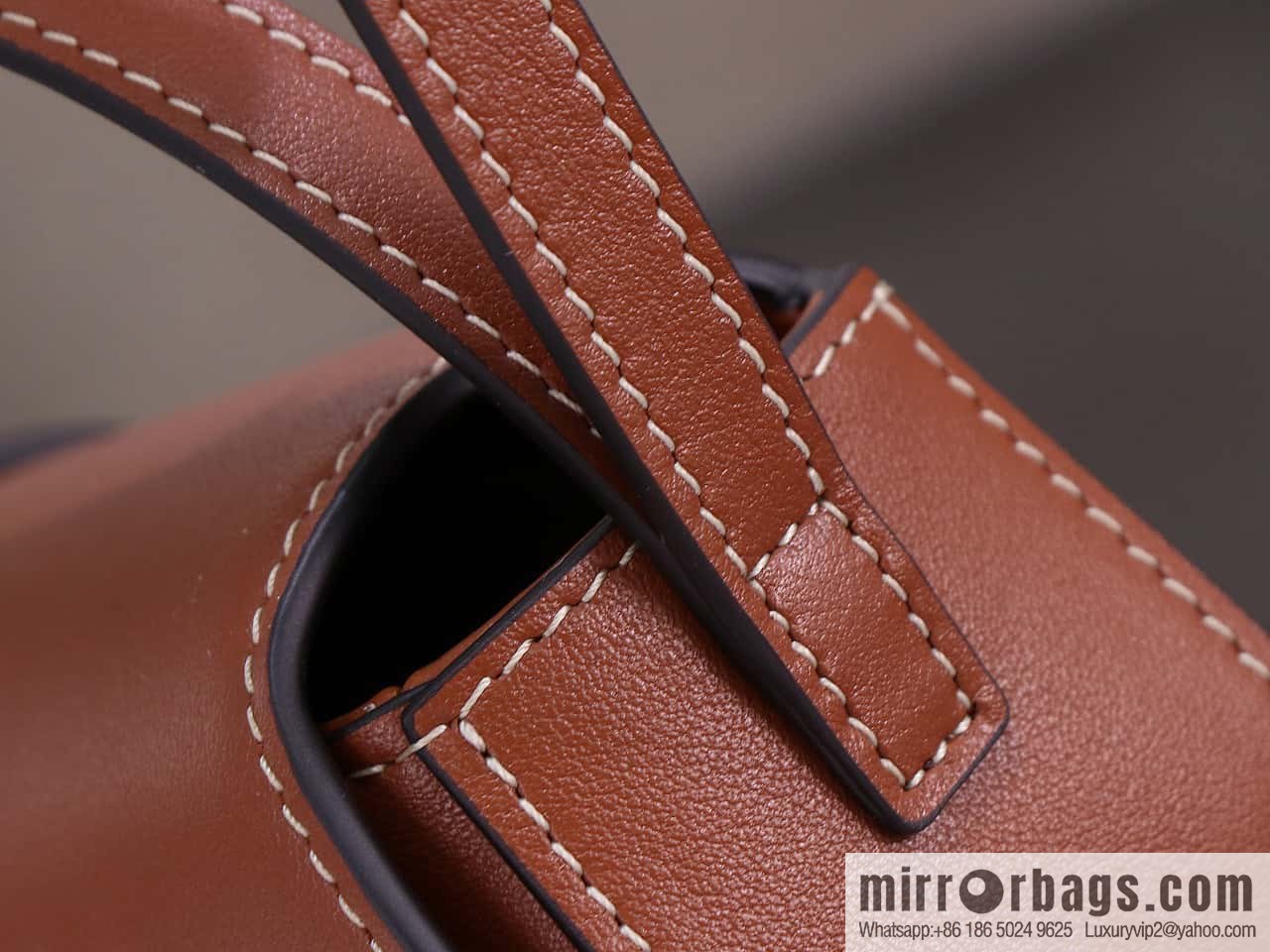 [Premium quality, all-steel hardware 】 𝗖𝗘𝗟𝗜𝗡𝗘 | 𝗧𝗔𝗕𝗢𝗨 𝗖𝗟𝗨𝗧𝗖𝗛 𝗕𝗮𝗴 padlock full leather bag, model: 101593/full leather model