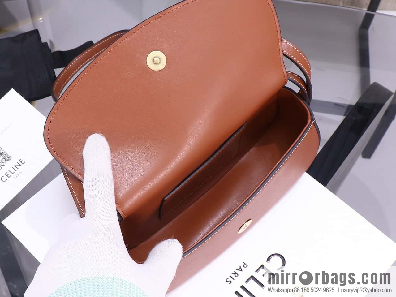 [Premium quality, all-steel hardware 】 𝗖𝗘𝗟𝗜𝗡𝗘 | 𝗧𝗔𝗕𝗢𝗨 𝗖𝗟𝗨𝗧𝗖𝗛 𝗕𝗮𝗴 padlock full leather bag, model: 101593/full leather model