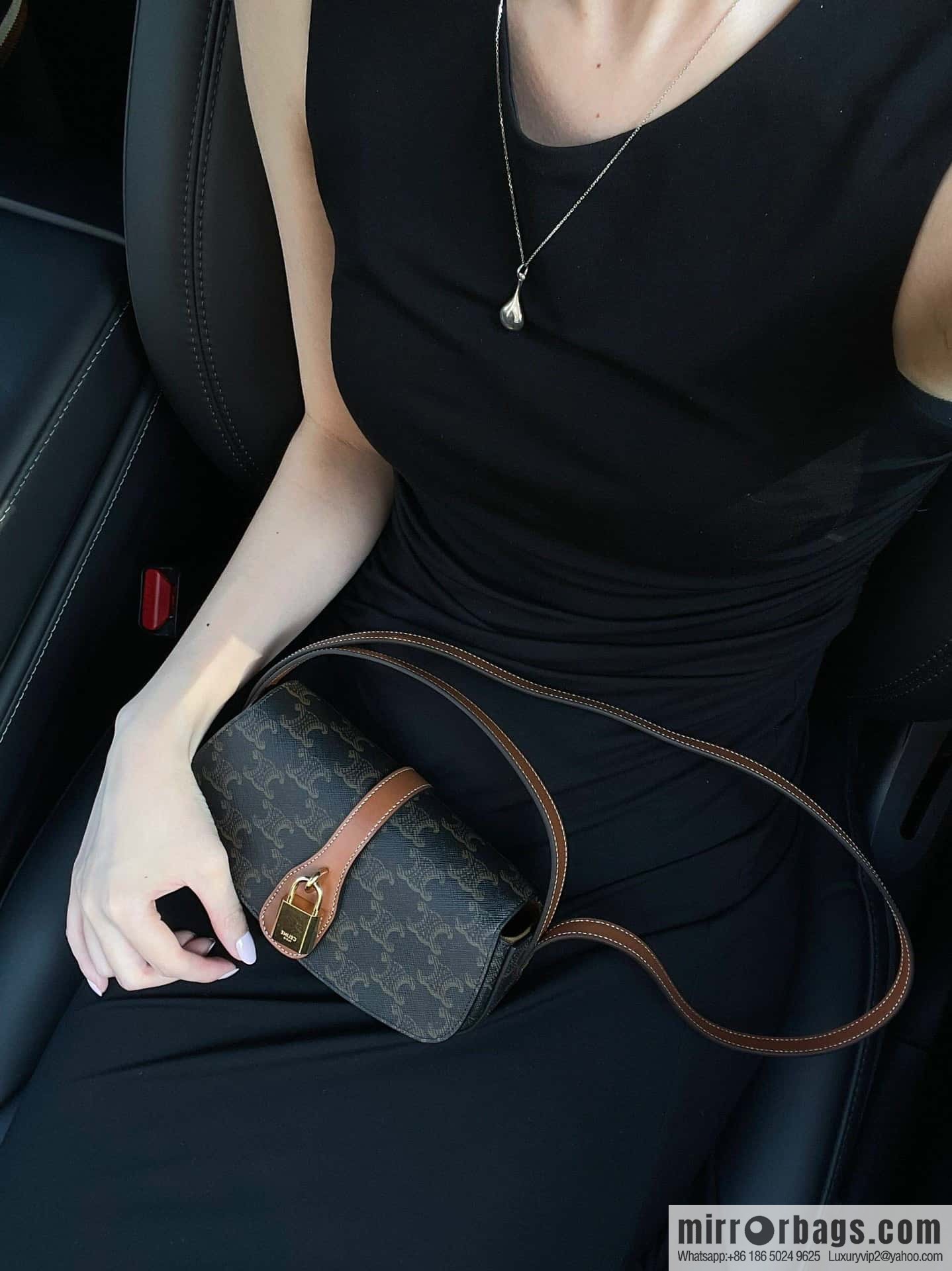 [Premium quality, all-steel hardware 】 𝗖𝗘𝗟𝗜𝗡𝗘 | 𝗧𝗔𝗕𝗢𝗨 𝗖𝗟𝗨𝗧𝗖𝗛 𝗕𝗮𝗴 padlock bag, model: 101593