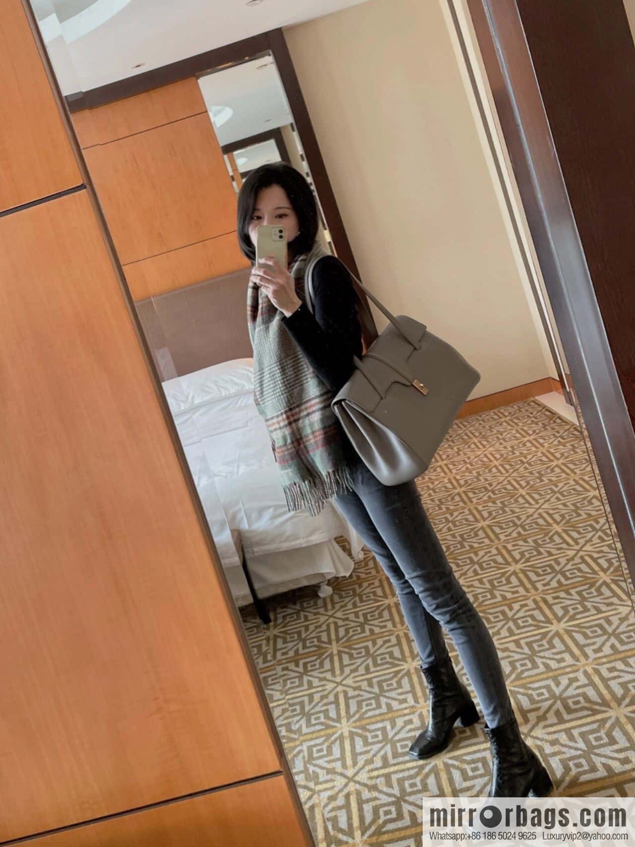 [Premium quality, all-steel hardware] CELINE Soft 16 large, plain beef leather (fabric) soft handbag, number: 194043CR4.04LU