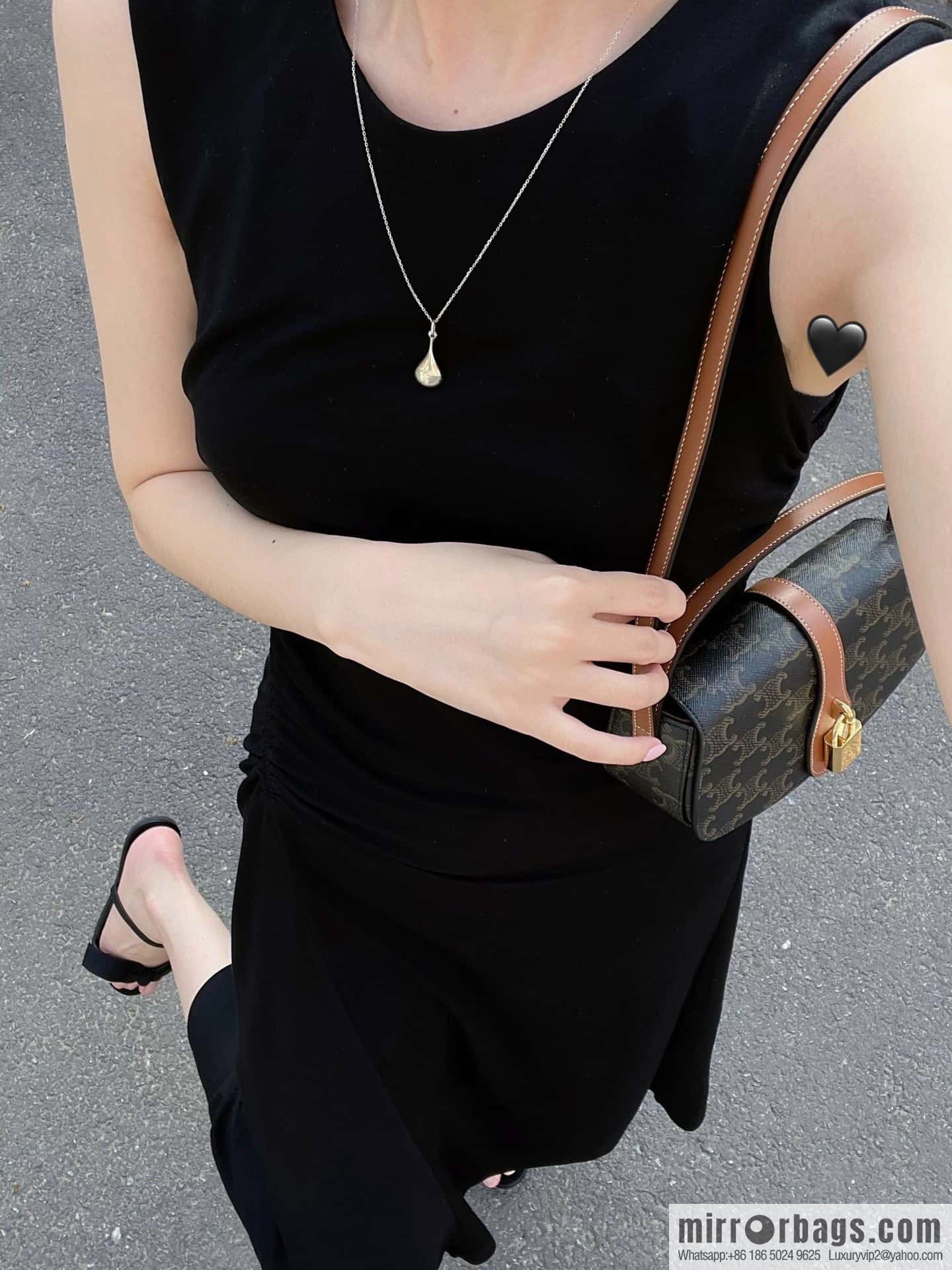 [Premium quality, all-steel hardware 】 𝗖𝗘𝗟𝗜𝗡𝗘 | 𝗧𝗔𝗕𝗢𝗨 𝗖𝗟𝗨𝗧𝗖𝗛 𝗕𝗮𝗴 padlock bag, model: 101593
