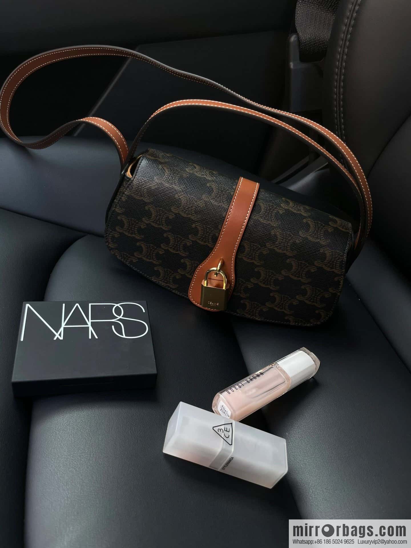 [Premium quality, all-steel hardware 】 𝗖𝗘𝗟𝗜𝗡𝗘 | 𝗧𝗔𝗕𝗢𝗨 𝗖𝗟𝗨𝗧𝗖𝗛 𝗕𝗮𝗴 padlock bag, model: 101593