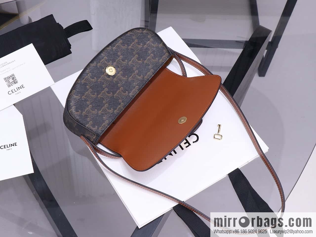 [Premium quality, all-steel hardware 】 𝗖𝗘𝗟𝗜𝗡𝗘 | 𝗧𝗔𝗕𝗢𝗨 𝗖𝗟𝗨𝗧𝗖𝗛 𝗕𝗮𝗴 padlock bag, model: 101593