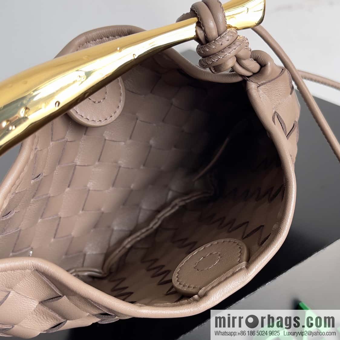 BottegaVeneta2023 new model, Baodiejia Bv spring and summer new mini sardines SARDINE model number: 744267 khaki
