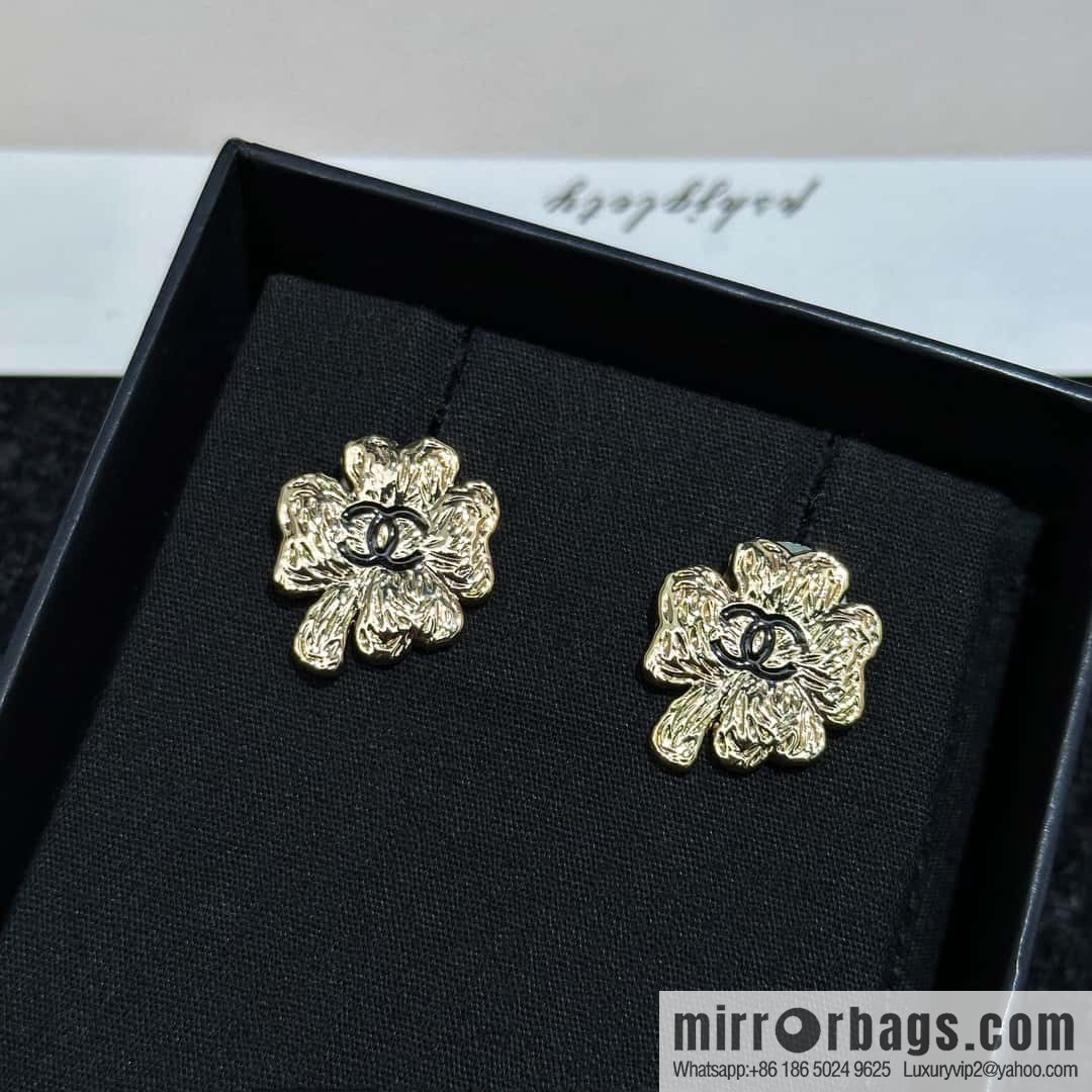 ❗️New ❗️☀️ new ☑️ chanel c1 double c four-leaf clover stud earrings ☀️