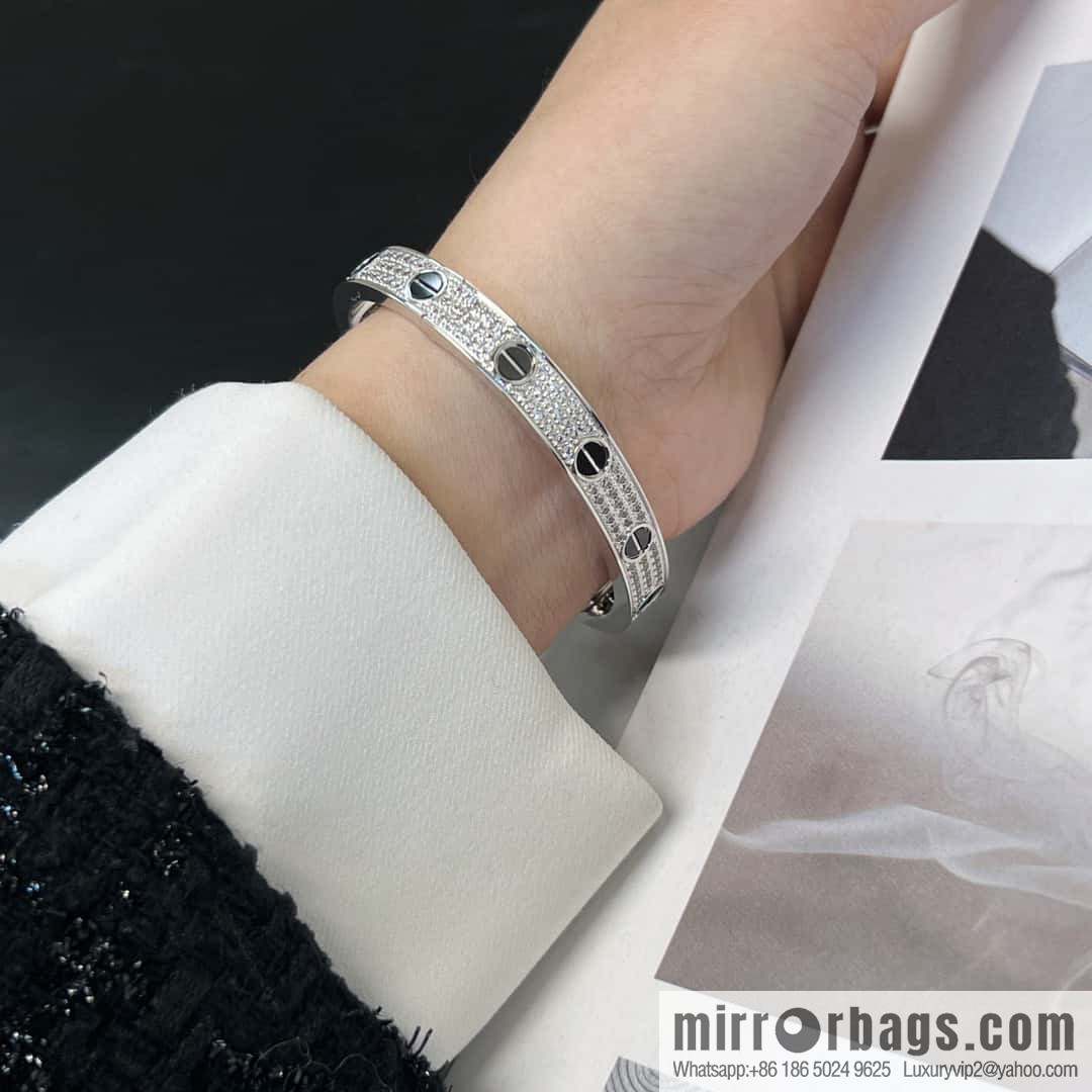 ☀️Cartier Classic Love Series Black Nail Gypsy Bracelet☀️