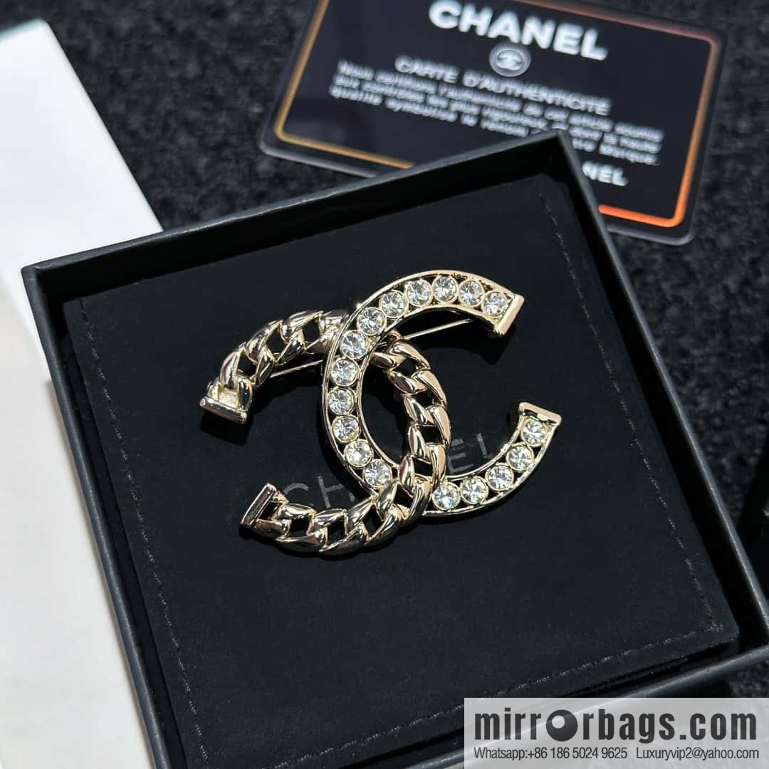 ❗️New ❗️ Chanel brooch ☀️ new ☑️ Chanel double c half diamond brooch ☀️