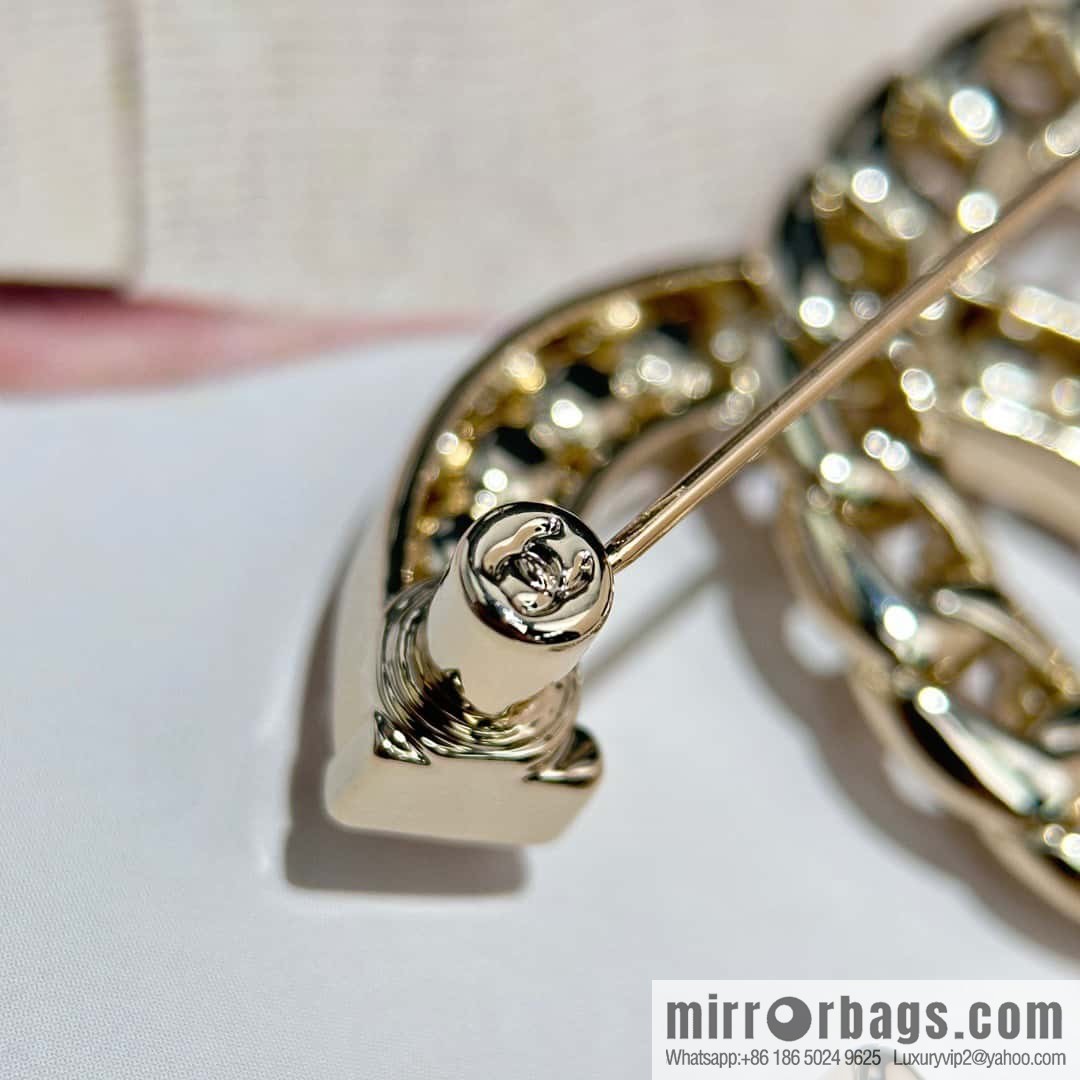 ❗️New ❗️ Chanel brooch ☀️ new ☑️ Chanel double c half diamond brooch ☀️
