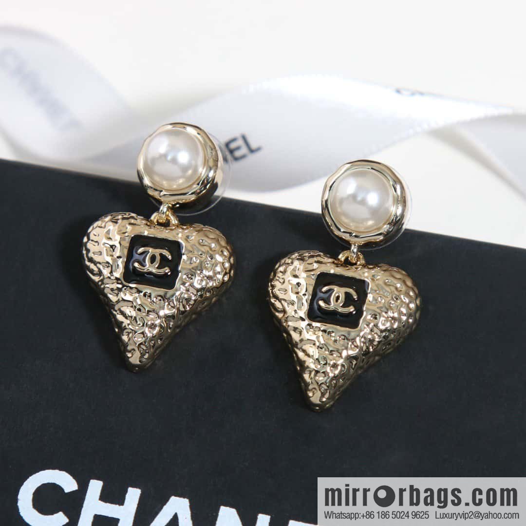 ☀️New ☑️ chanel c2 double c peach heart love earrings earrings ☀️