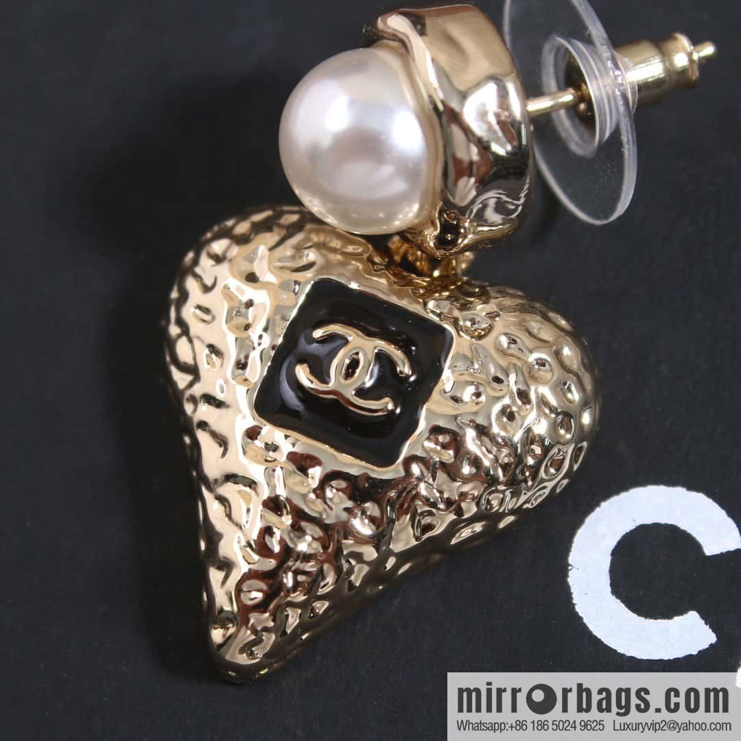☀️New ☑️ chanel c2 double c peach heart love earrings earrings ☀️