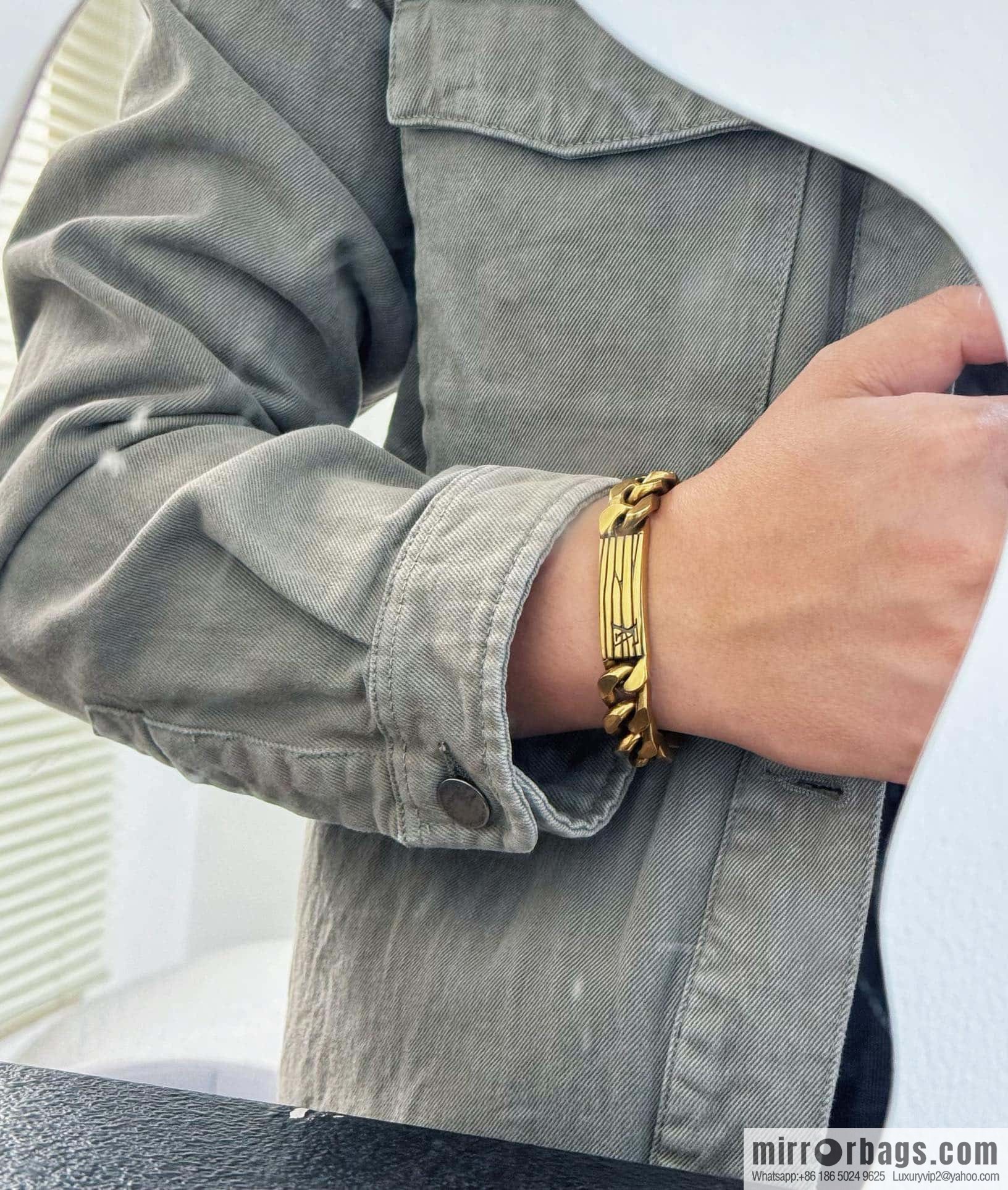 ❗️New ❗️ M1225L ❤️ ☀ Louis Vuitton LV EPI bracelet ☀