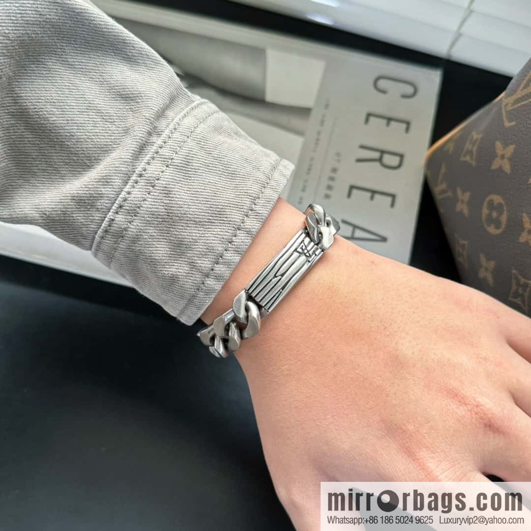 ❗️New ❗️ M1225L ❤️ ☀ Louis Vuitton LV EPI bracelet ☀